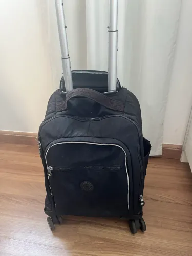 Mochila KIPLING de rodinha 