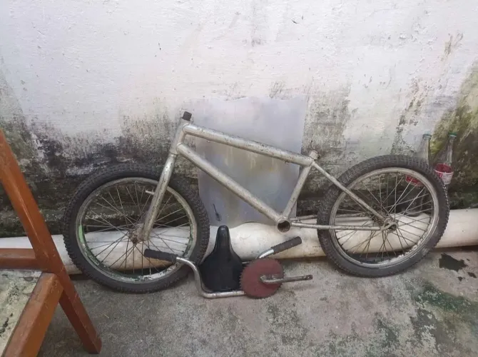 Bicicleta aro 20 pra terminar de montar