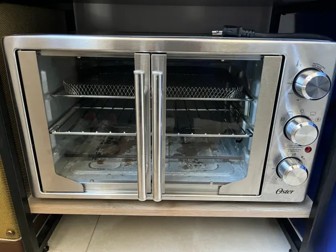 Forno e Fritadeira Sem Óleo Oster 42L French Door 2 em 1 - 127V