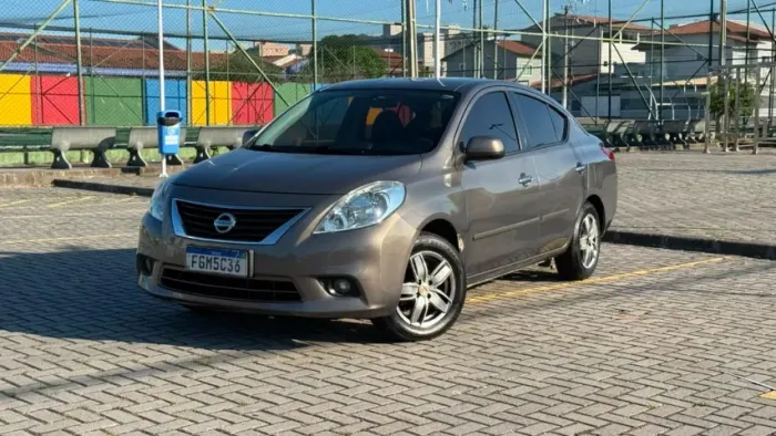 Nissan Versa SL 1.6 16V Flex Fuel 4P Mec. 2013