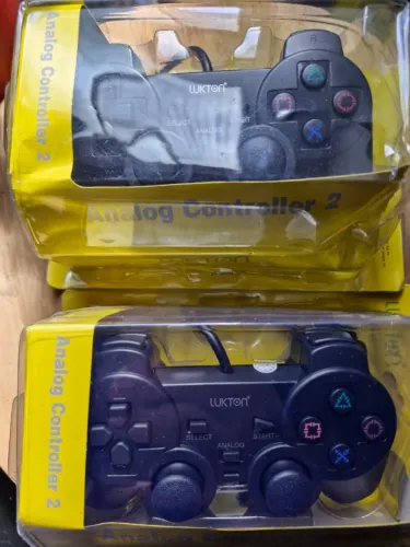 Kit com 2 Controles para PlayStation 2 - Uzimanu_Importados