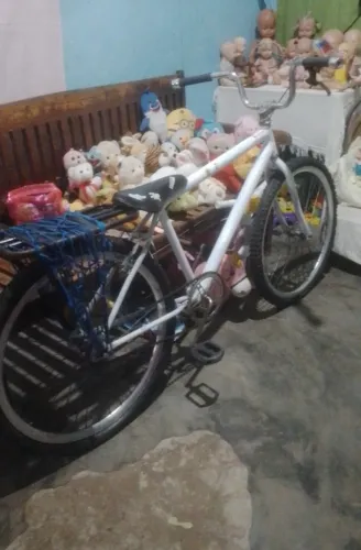 Bike está ótima só pega e andar 