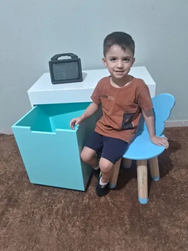 Escrivaninha infantil