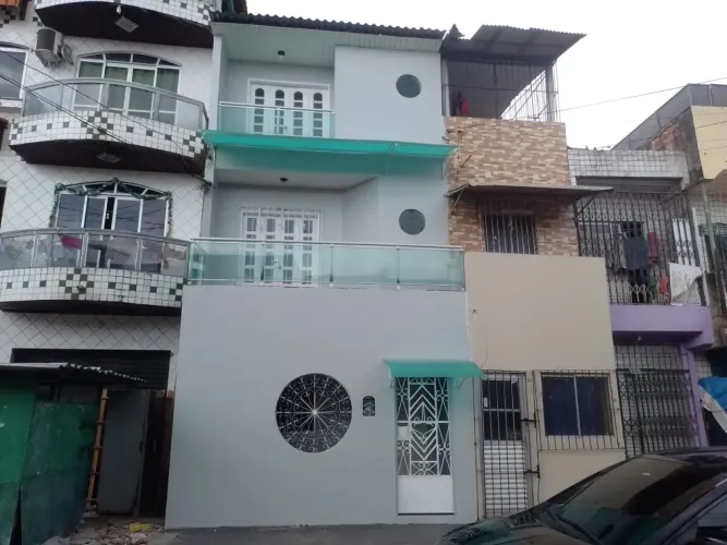 Casa para venda com 100 metros quadrados com 3 quartos sendo uma suíte em Condor - Belém -