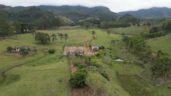 Fazenda de 766 hectares em Ibitirama-ES com estrutura completa para pecuária e agricultura