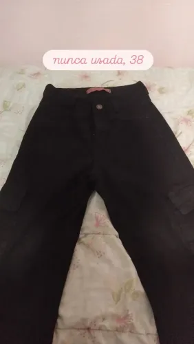 Calça Cargo preta nunca usada 38