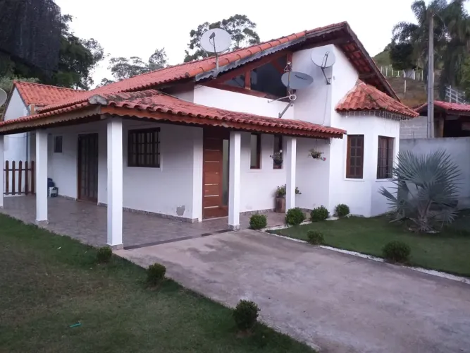 Casa para Venda, localizado na cidade de Salesópolis / SP.