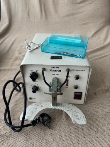 Máquina de Solda Ponto Ortodontia Kernit SMP 3000