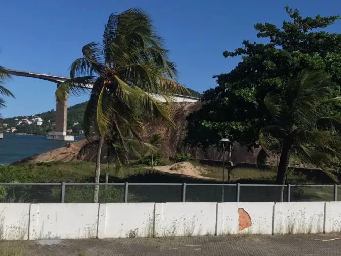 Casa para venda com 776 metros quadrados com 14 quartos em Enseada do Suá - Vitória - ES