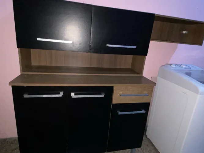 Armário de cozinha com balcão