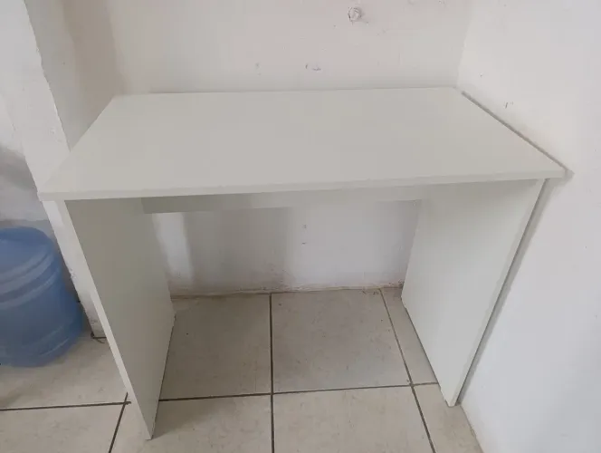 Mesa pra escritório/ computador 