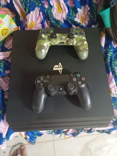 Ps4 pro slim semi novo