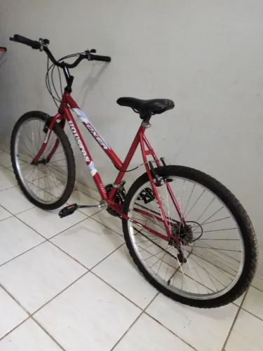 Bicicleta aro 26 usada pneus meia vida