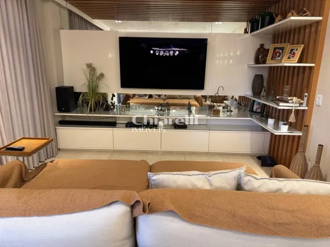 Cobertura de luxo à venda em Icaraí, Niterói-RJ: 3 quartos, 1 suíte, 2 vagas, 200m² de pur