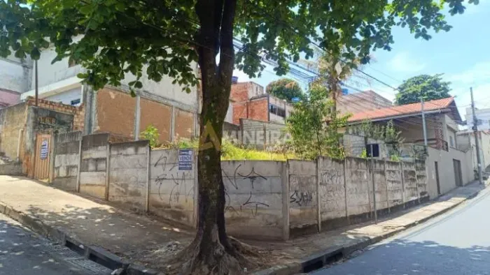 Lote/Terreno à Venda - 227 Mt² - Bairro Barreiro