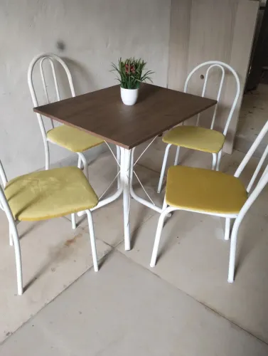 ENTREGO conjunto de mesa com 4 cadeiras