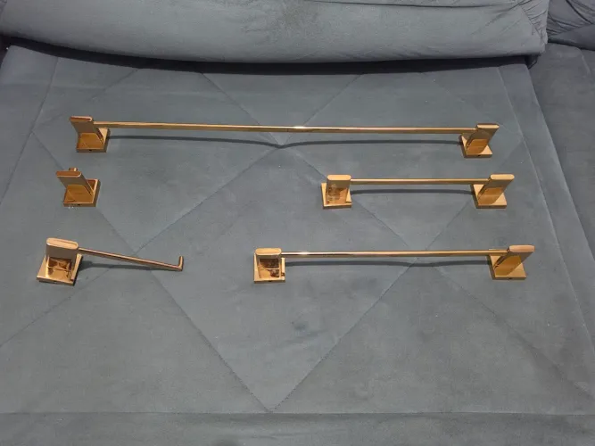 Acessórios para banheiro Polo na cor Red Gold 5 Peças