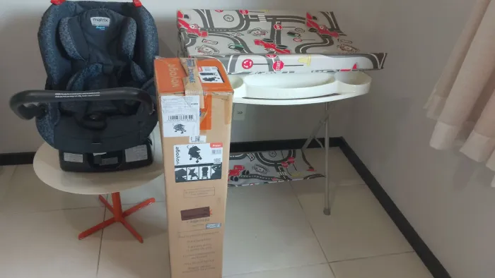 Carrinho, de bebê com cadeirinha