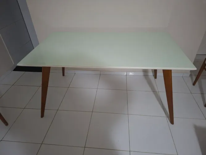 Mesa em Laca comprada na Casadecor