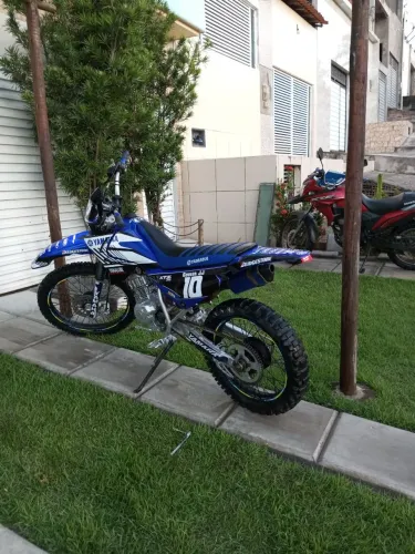 Vendo uma moto patrilha boa para quem gosta de aventura