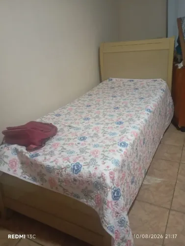 Cama marfim solteiro com colchão