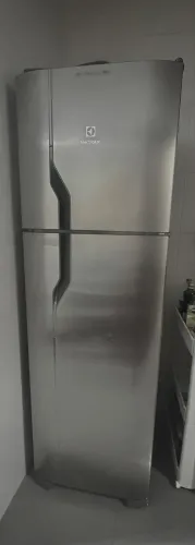 Geladeira Electrolux DF35X - 261 litros 