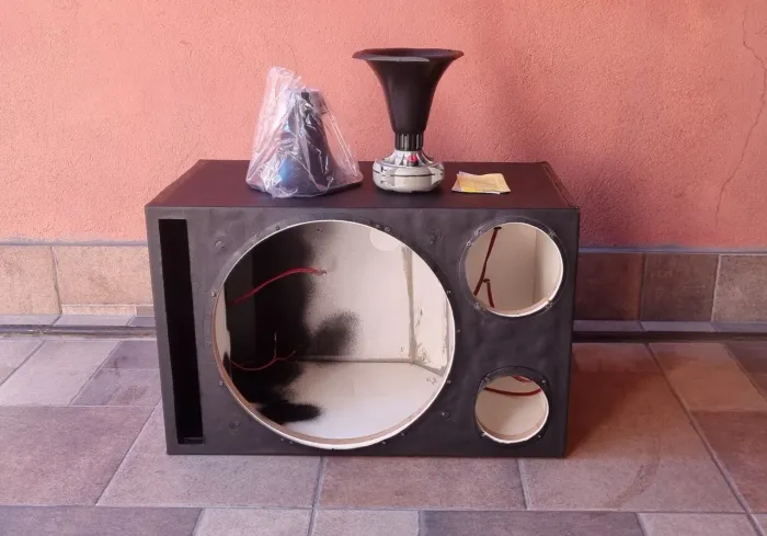 Caixa Trio 15 Mdf  + Driver D250x Reparo  Original + Bocal + Fiação da Caixa 