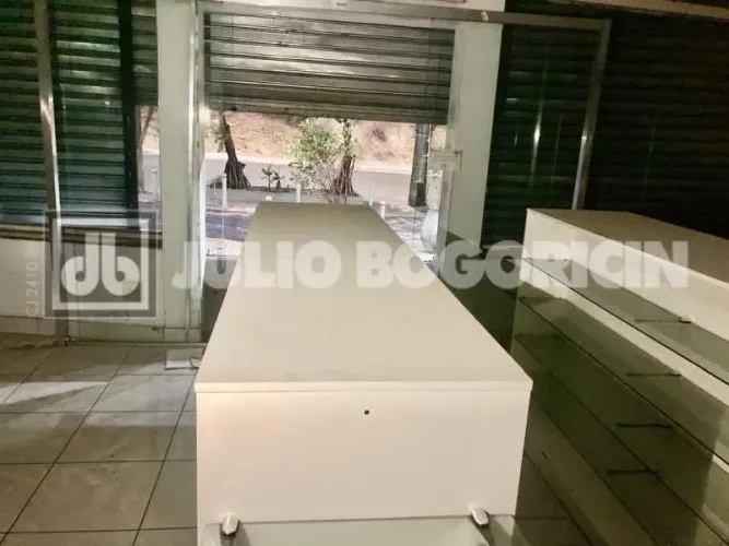 Loja : / Comercial / São Conrado