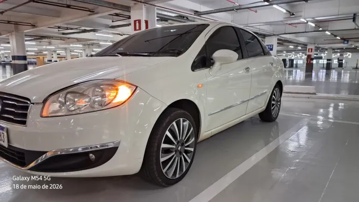 Fiat Linea Absolute 1.9/1.8 Flex Dualogic 4P 2015