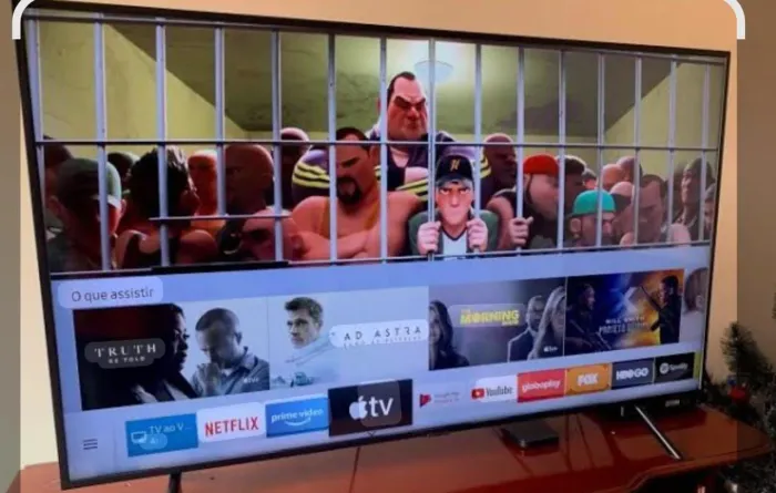 Tv Samsung 50 Pol 4K Borda Infinita Smart com controle sem avarias 