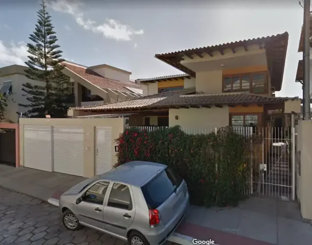 Casa para venda com 329 metros quadrados com 5 quartos em Mata da Praia - Vitória - Espíri