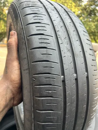Pneu 185/60/15 Dunlop por 220$ seminovo original instalado