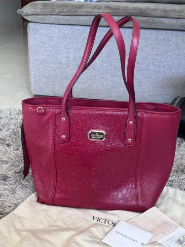 Bolsa Victor Hugo em couro original (seminova)