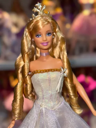 Boneca Barbie Anikka - Magia de Aladus