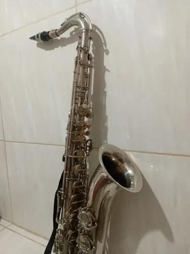 Saxofone tenor níquel da marca weril
