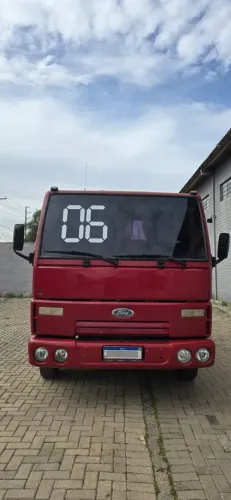 Caminhão Ford Cargo 815E
