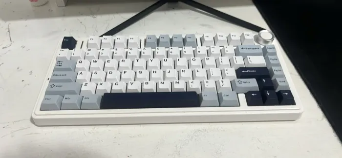Teclado mecânico AULA F75