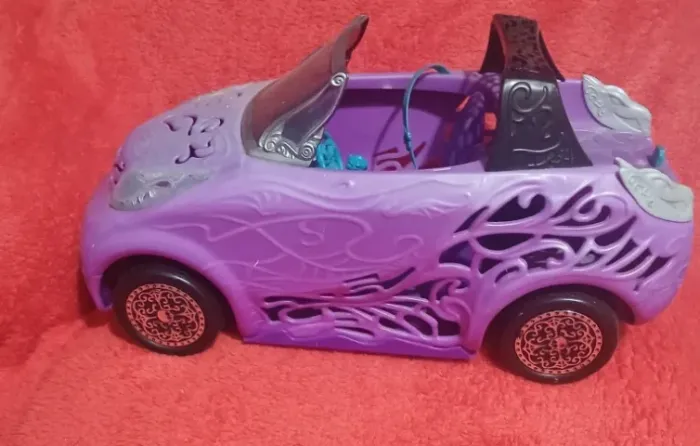 Carro Scaris Monster High para bonecas