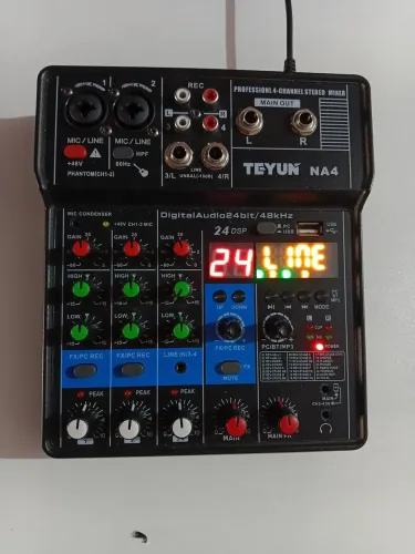 Mesa Mesa De Som Interface Bluetooth 4canais Teyun 24 Efeitos Voz