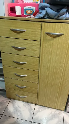 Cômoda 6 gavetas e uma divisória