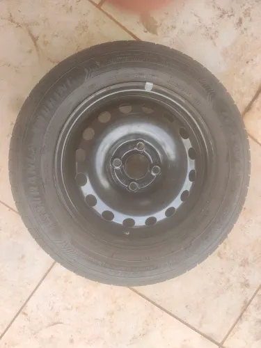 Roda de ferro aro 14 e pneu Goodyear 185/65/14