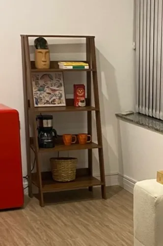 Estante Escada em Madeira 4 Prateleiras - Design Minimalista