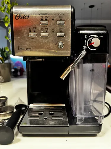 CAFETEIRA EXPRESSO OSTER PRIMALATTE