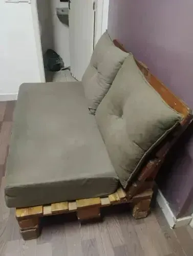 Sofá em palet 02 lugares