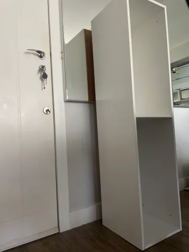 Armário branco em bom estado - R$ 100