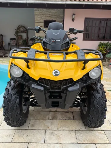 Quadriciclo Can am 570 Outlander MAX DPS