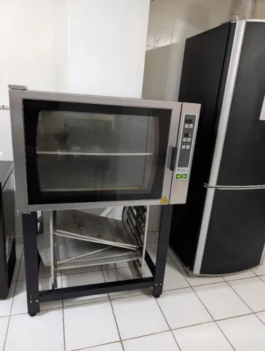 Equipamentos de cozinha(forno industrial, bancadas de alumínio e balanças)
