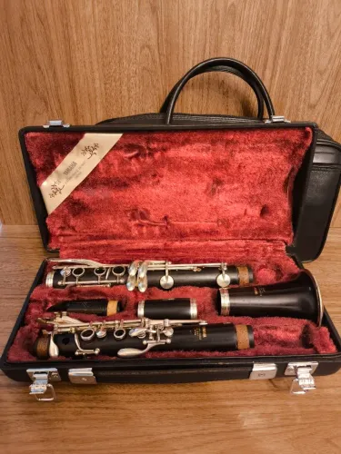 Clarinete Yamaha Ycl-452