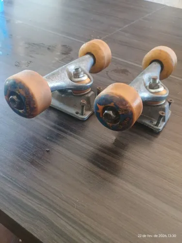 Truck completo de skate rodinha rolamento