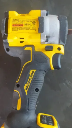 Chave de Impacto Atomic 20V Max - DCF 923 (DeWALT)
